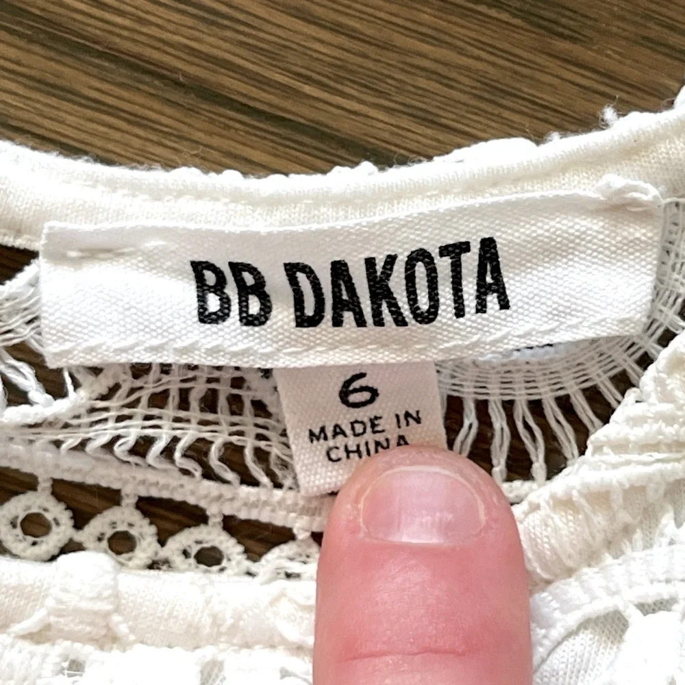BB Dakota Women's White Lace Sleeveless Romper Size 6 - Picture 4 of 5
